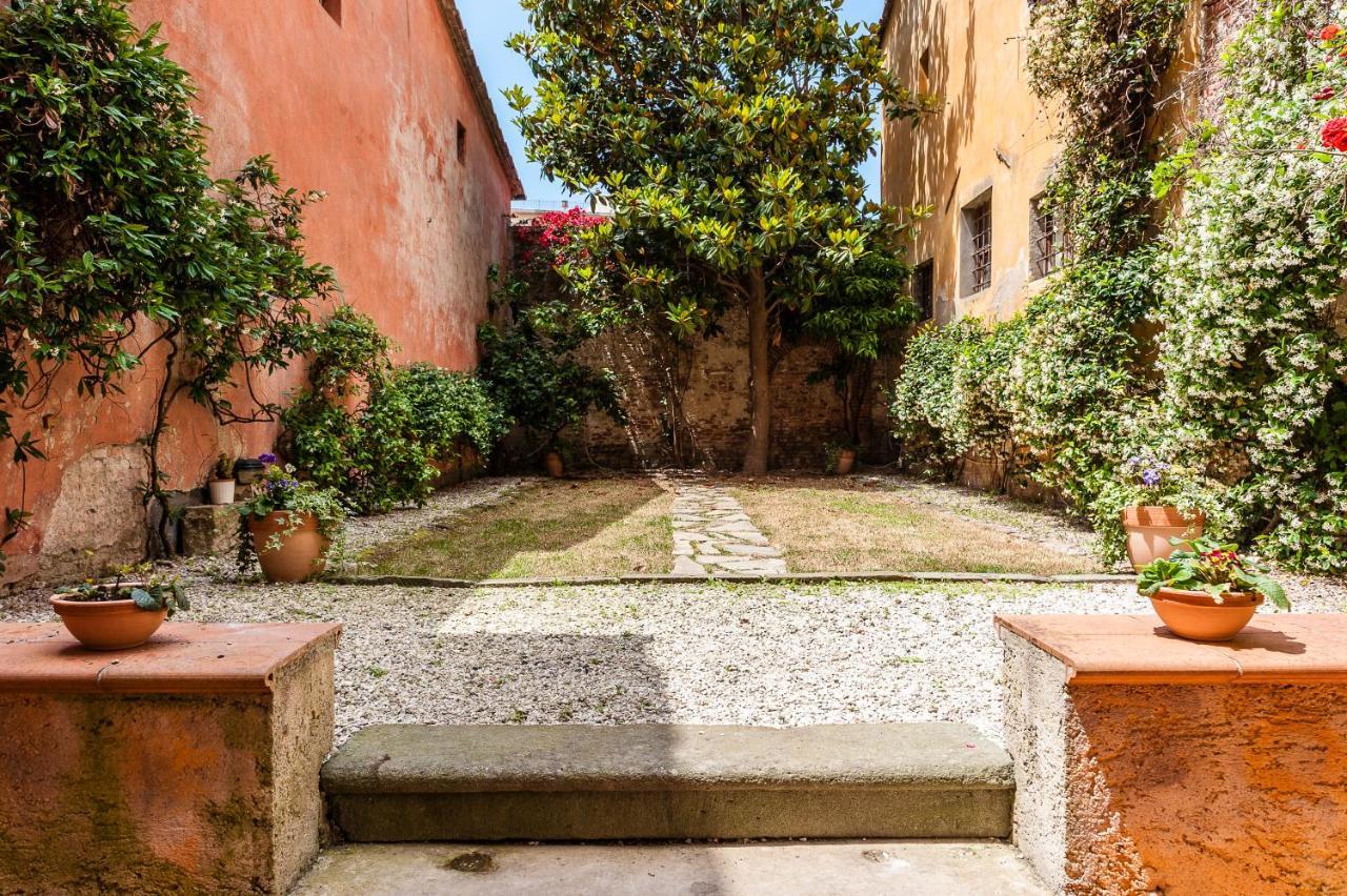 Апартаменты Hostly - Garden House Near The Tower - Historical House With Private Garden Пиза Экстерьер фото