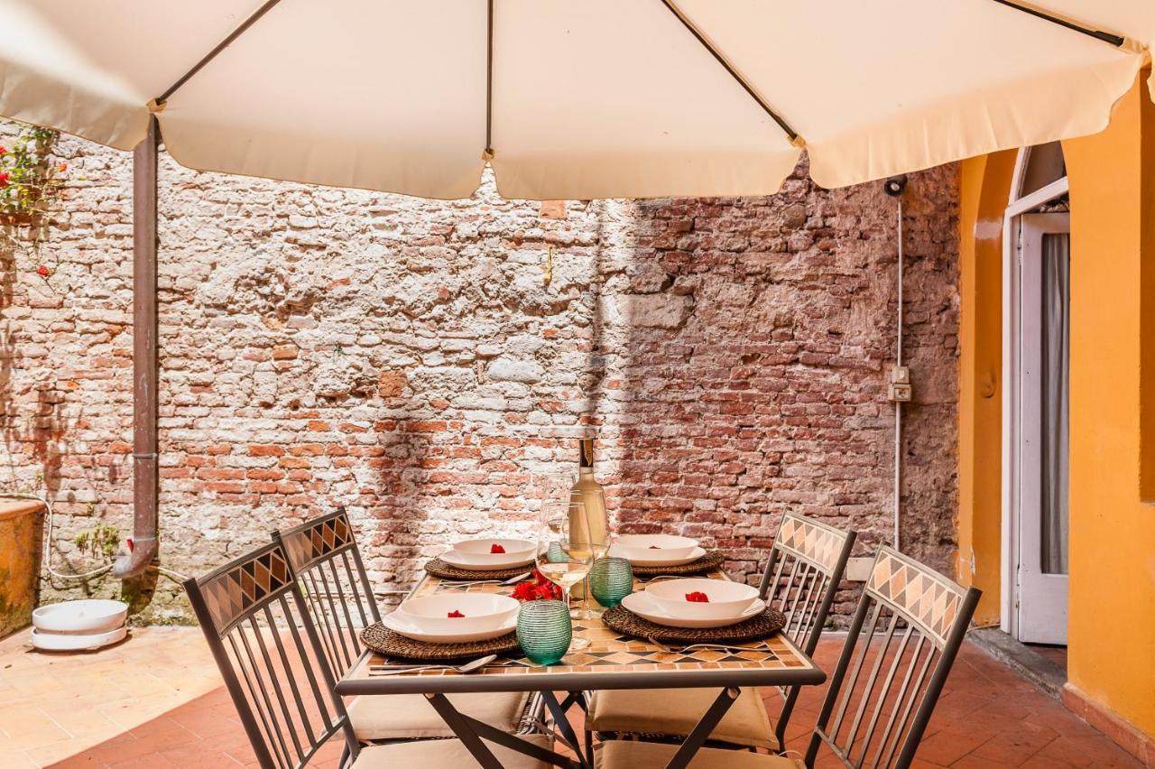 Апартаменты Hostly - Garden House Near The Tower - Historical House With Private Garden Пиза Экстерьер фото